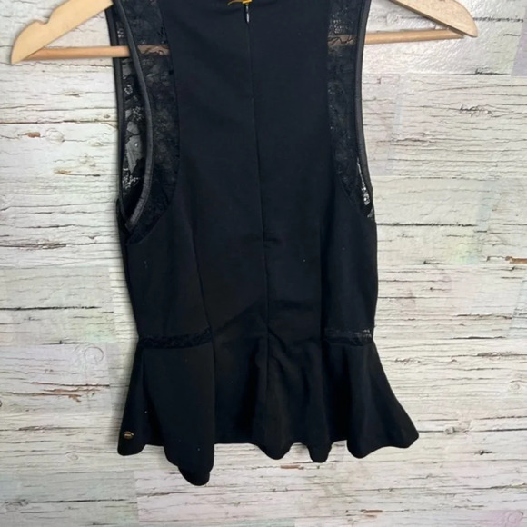 Guess black lace peplum top  size xs - Picture 6 of 7